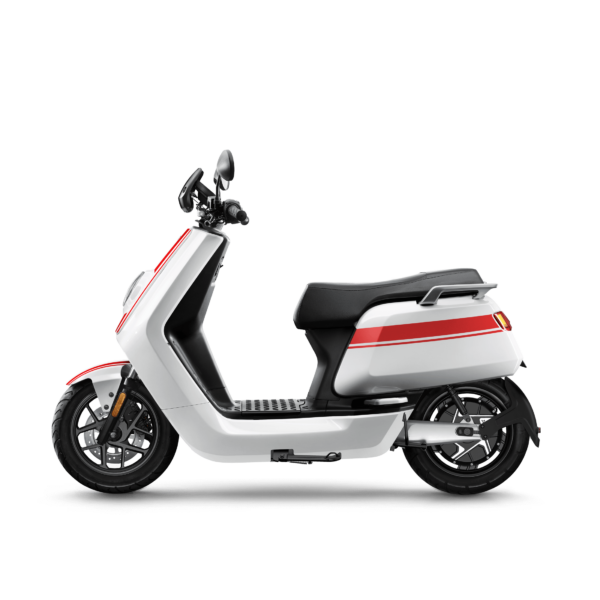NIU NQi GTS elektrische scooter wit rood